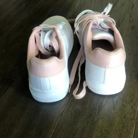NWOT Levi’s Synthetic Leather Casual Lowtop Sneaker Shoe, white/pink trim -  7 - Picture 4 of 9